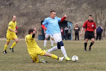 Futbal - TJ Tatran Harmanec vs. TJ Drustevník Mièiná - 22.03.2015 - Harmanec
