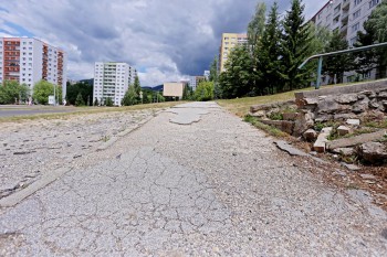 chodnik cesta, foto mesto | BBonline.sk, ZVonline.sk