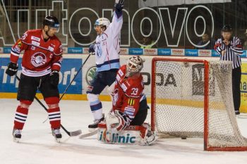Hokej - HC 05 iClinic Banska Bystrica vs. HK Nitra - 08.01.2016 - Banska Bystrica