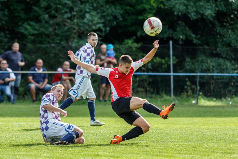 FOTO: Tajov zdolal Ľubietovú na nulu, gólové hody v Malachove pre Harmanec