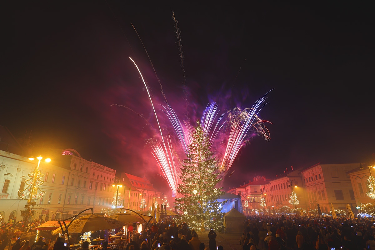 Fotogal Ria FOTO Bystrica Ako Jedin Krajsk Mesto Priv Talo Rok   Novorocny Ohnostroj 2024 Banska Bystrica 7 