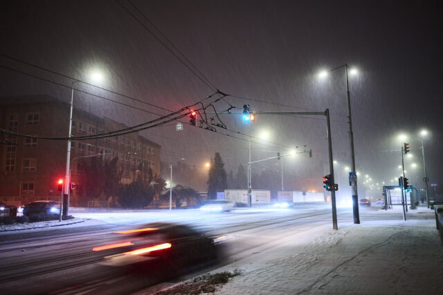 V úvode februára mesto opäť pokryla snehová perina. Pre stúpajúce teploty a dážď sa však rýchlo stáva minulosťou.