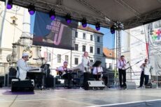 Pozri aj tento článok